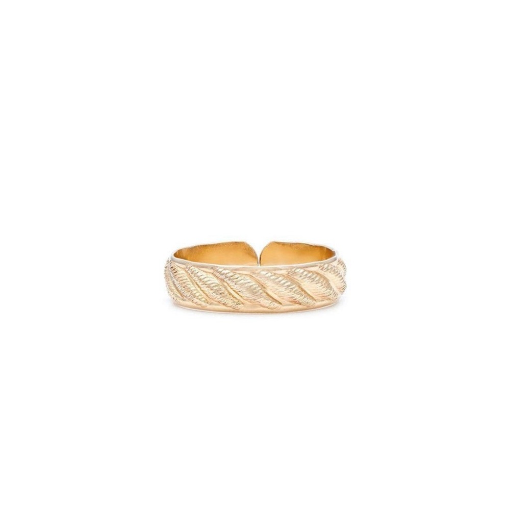 Leah Alexandra Gold Bardot Ring